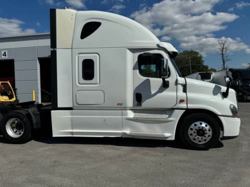 2016 Freightliner Cascadia 125