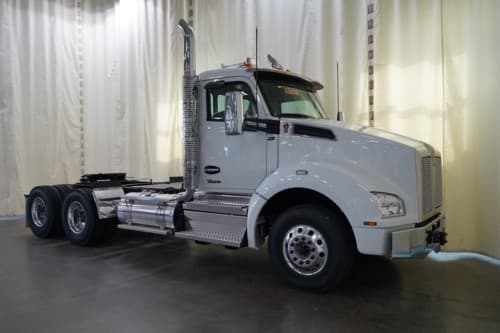 New 2027 KENWORTH T880