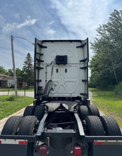 2022 Freightliner Cascadia 126 image 6