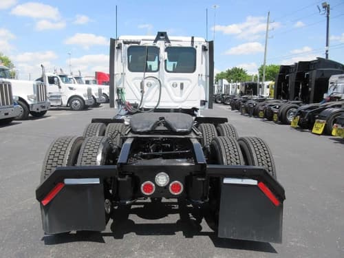 2020 Freightliner Cascadia 126