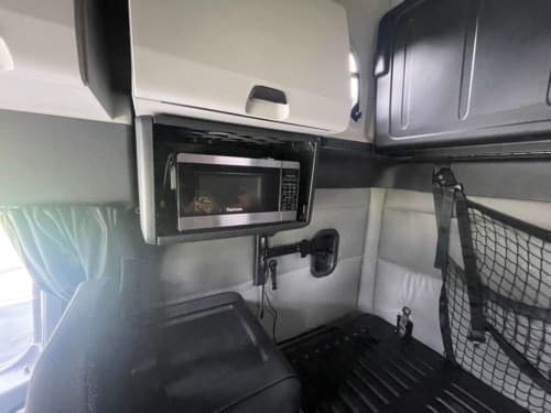 2022 Freightliner Cascadia 126 image 16