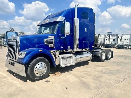2020 Freightliner Coronado 122