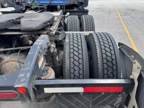 2019 Freightliner Cascadia 126 image 8