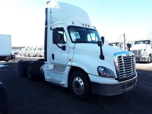 Used 2019 FREIGHTLINER/MERCEDES Conventional - Day Cab - CASCADIA 125 