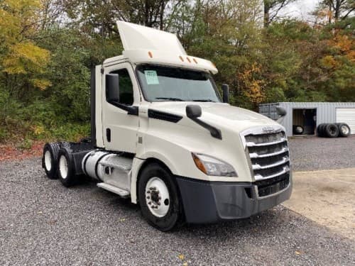 2019 Freightliner Cascadia 126 Day Cab Truck - 435HP, 12 Speed Automatic
