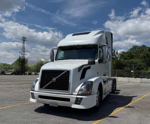 2016 Volvo VNL670
