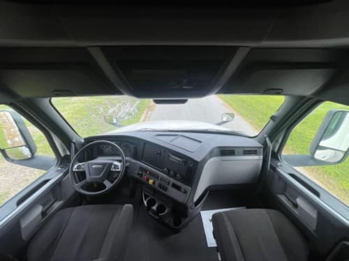 2022 Freightliner Cascadia 126 image 12