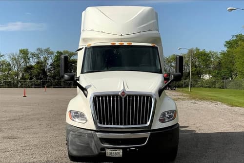 2022 International LT625 Sleeper Semi Truck - 56" Hi Rise Sleeper, Cummins 400HP, 12 Speed image 2