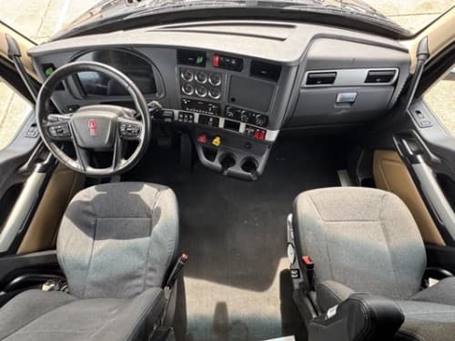 2022 Kenworth T680 image 7