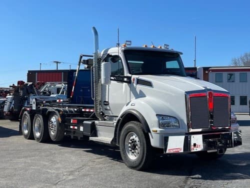 2025 Kenworth T880