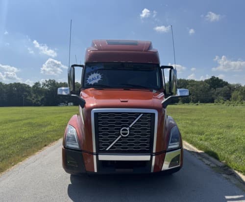 2022 Volvo VNL860 image 3