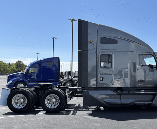 2023 Kenworth T680 image 4