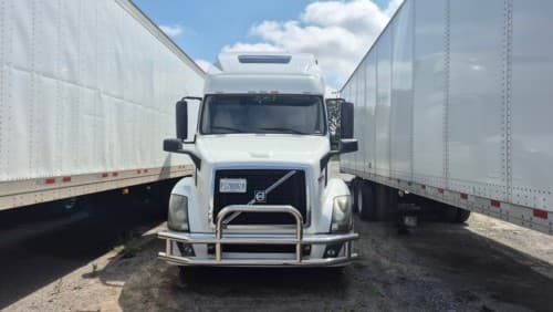 2016 Volvo VNL670