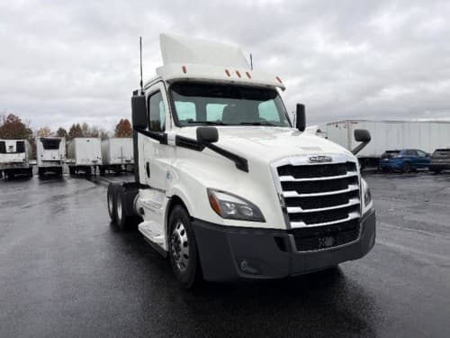2019 Freightliner Cascadia 126 Day Cab Truck - 435HP, 12 Speed Automatic