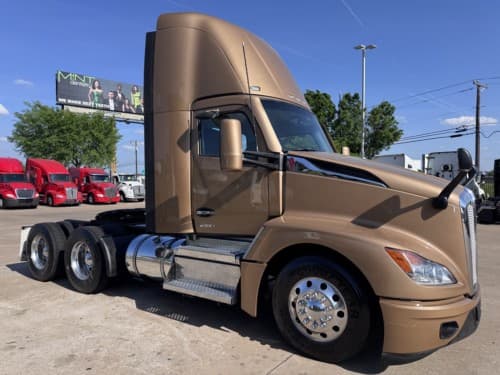 Used 2023 KENWORTH T680