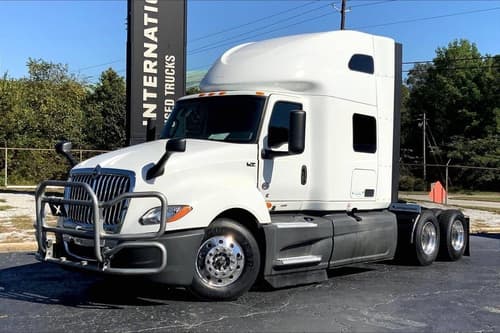 2022 International LT625 Sleeper Semi Truck - 73" Raised Roof Sleeper, Cummins 400HP, 12 Speed image 2