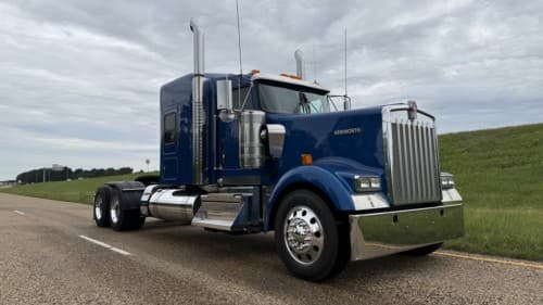 Used 2023 KENWORTH W900L