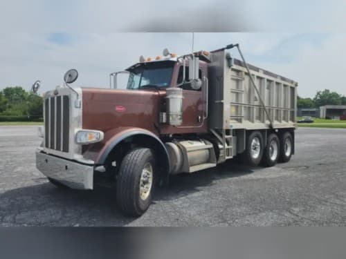 2023 Peterbilt 389