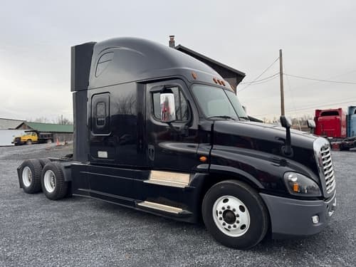 Used 2019 FREIGHTLINER Conventional - Sleeper Truck - Cascadia For Sale
