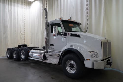 New 2027 KENWORTH T880