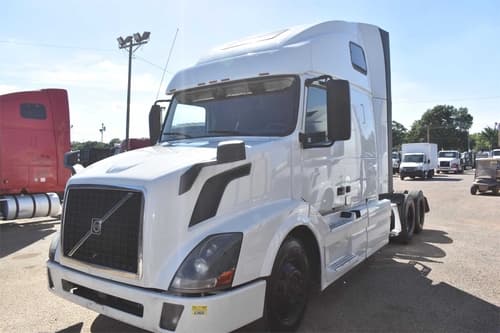 2016 Volvo VNL670