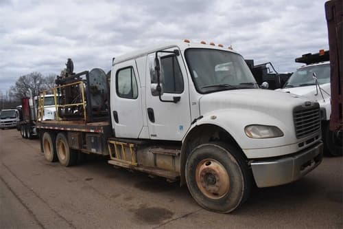 2010 Freightliner M2 106