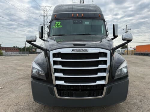 2022 Freightliner - 538k - 455 HP - 3.08 axel ratio!