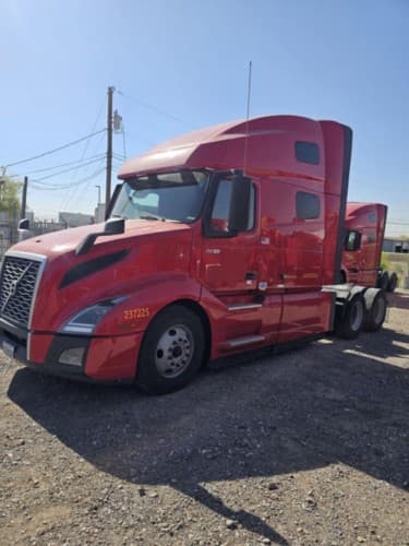 2023 Volvo VNL64T760