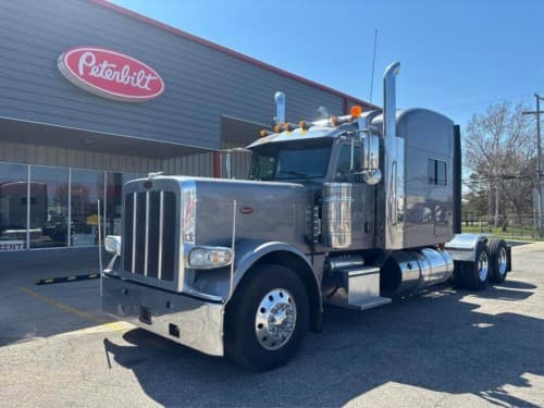 2020 Peterbilt 389