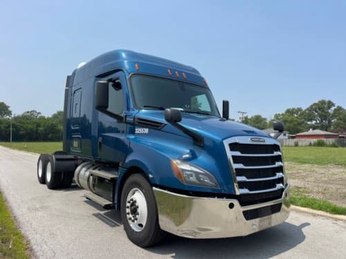 2020 Freightliner Cascadia 126 image 3