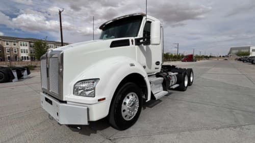 Used 2022 KENWORTH T880