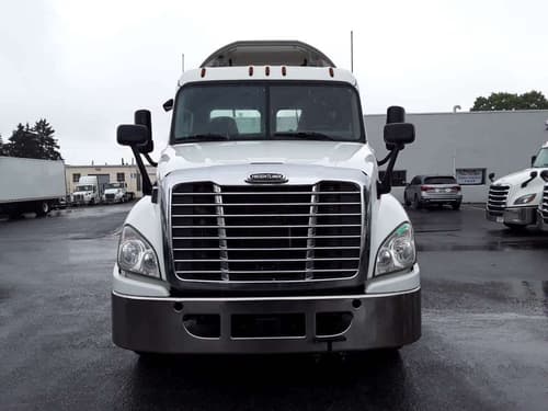 Used 2019 FREIGHTLINER Conventional - Day Cab - CASCADIA 125