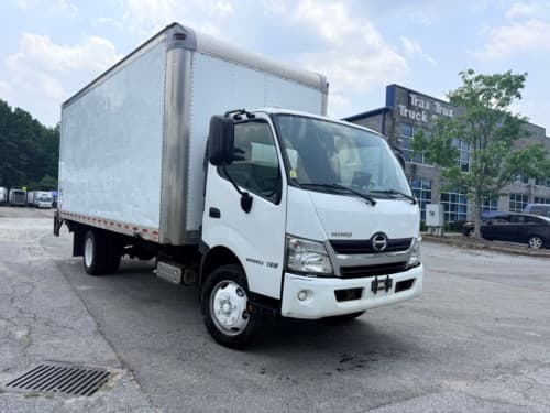 2019 Hino 195 18' BOX TRUCK