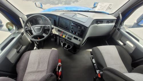 Used 2022 FREIGHTLINER PT126064ST