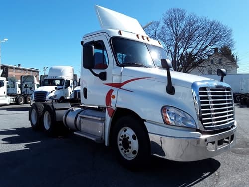 Used 2019 FREIGHTLINER Conventional - Day Cab - CASCADIA 125 For Sale