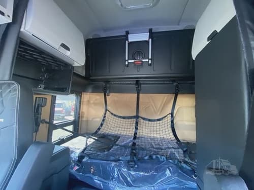 2025 Western star 4900EX image 2