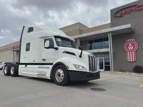 2022 Peterbilt 579