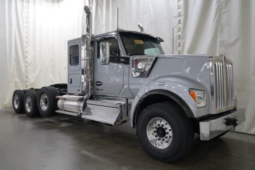 New 2027 KENWORTH W990
