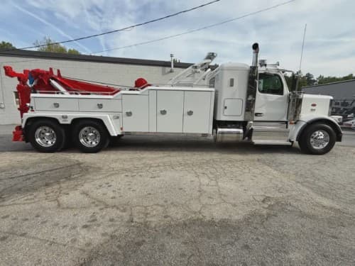 2025 Peterbilt 589