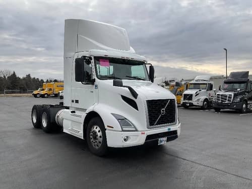 2020 Volvo VNR