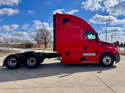 2022 Freightliner Cascadia 126 image 5