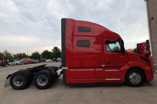 2023 Volvo VNL64T760