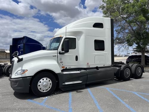 2022 International LT Sleeper Semi Truck - Raised Roof Sleeper, Cummins 450HP, Automatic