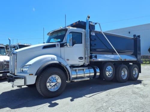 2025 Kenworth T880