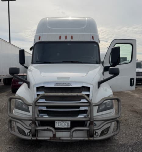 2021 Freightliner Cascadia 126