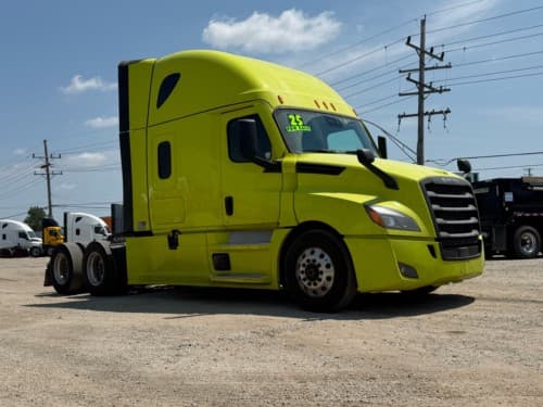 2025 Freightliner - 282k - 505HP - EW4 to 5/20/28!