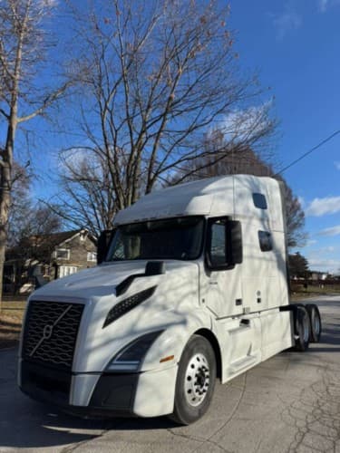 2022 Volvo VNL 760