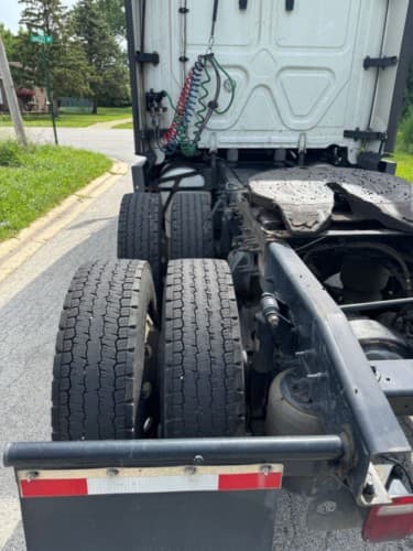 2022 Freightliner Cascadia 126 image 12