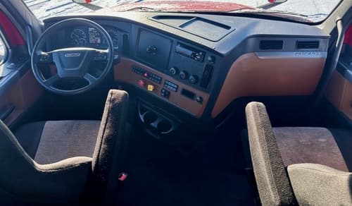 2020 Freightliner Cascadia 126 image 8