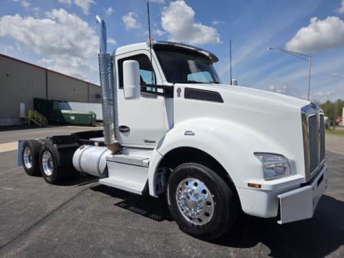 Used 2022 KENWORTH T880